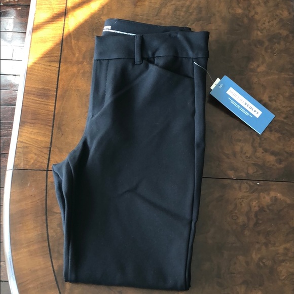 Old Navy Pants - Old Navy Built-In Sculpt Pixie Pant 🧚♀️ Old Navy Pants - Old Navy Built-In Sculpt Pixie Pant 🧚♀️